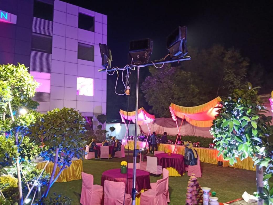 Hotel Sourav Park Inn Agra Agra  Eksteriør billede