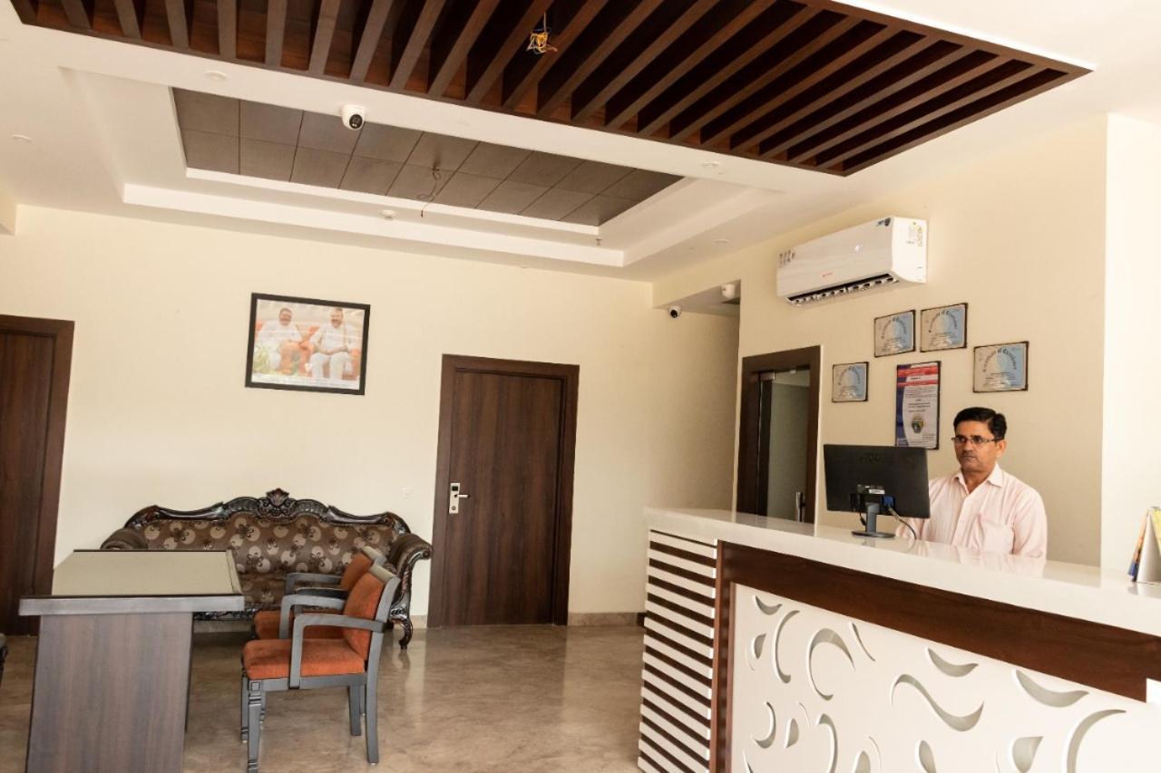 Hotel Sourav Park Inn Agra Agra  Eksteriør billede