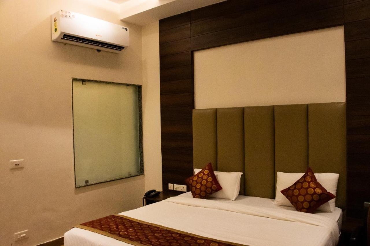 Hotel Sourav Park Inn Agra Agra  Eksteriør billede